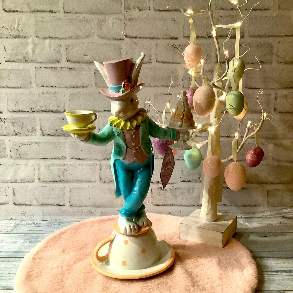 TOPHAT & TAIL 17 in Gentleman Bunny Figurine